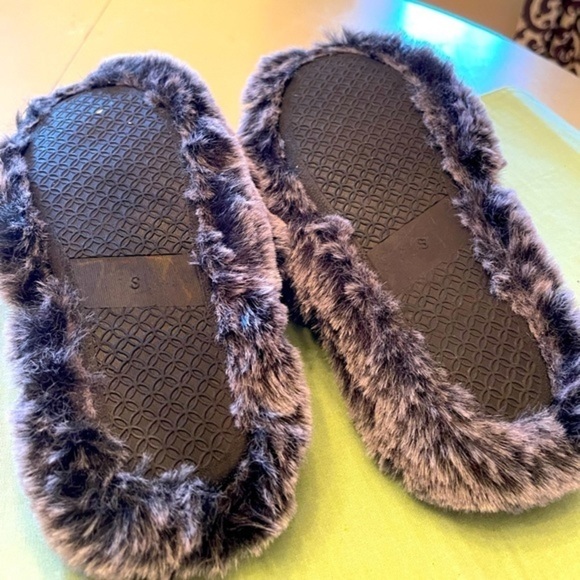 Steve Madden|Steve Madden Pouf Slippers|Womens Small|EUC - Two tone Gray - Picture 5 of 5